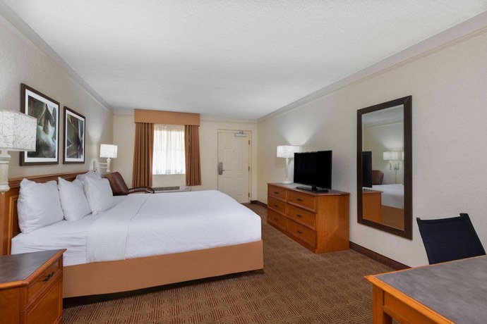 Imagen de la habitación del Hotel La Quinta East Deerfield Beach - Boca Raton. Foto 2