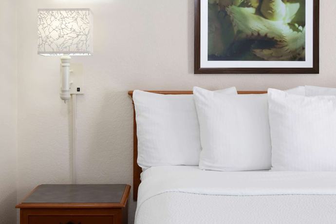 Imagen de la habitación del Hotel La Quinta East Deerfield Beach - Boca Raton. Foto 3