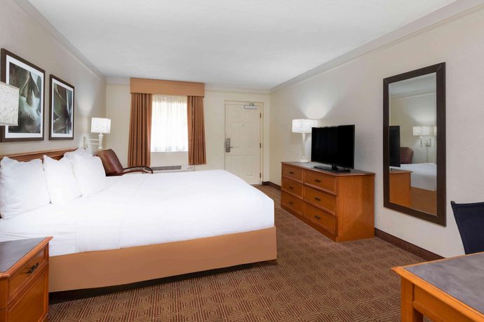 Imagen de la habitación del Hotel La Quinta East Deerfield Beach - Boca Raton. Foto 16