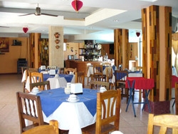 Imagen del bar/restaurante del Hotel La Quinta Exxpres D Marco. Foto 1
