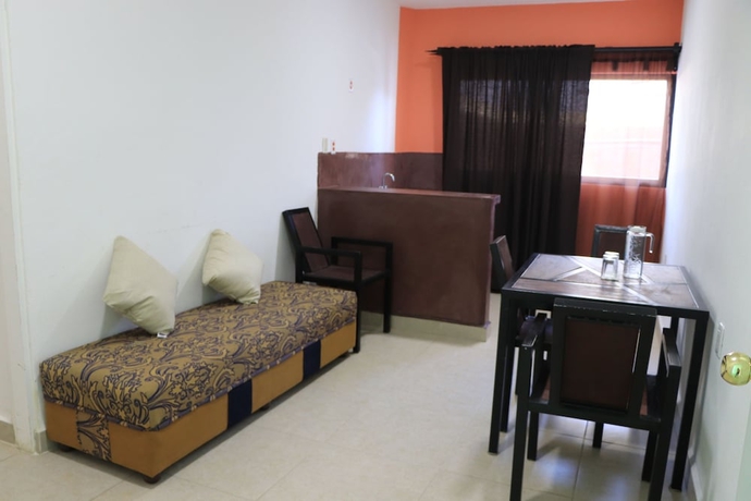 Imagen de la habitación del Hotel La Quinta Exxpres. Foto 10