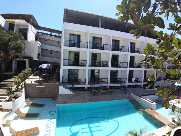 Imagen de la piscina del Hotel La Quinta Exxpres. Foto 18