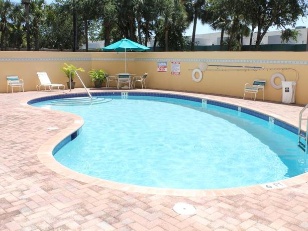 Imagen de la piscina del Hotel La Quinta I-95 Deerfield Beach. Foto 9