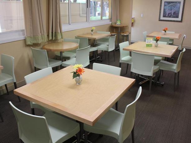 Imagen del bar/restaurante del Hotel La Quinta I-95 Deerfield Beach. Foto 2