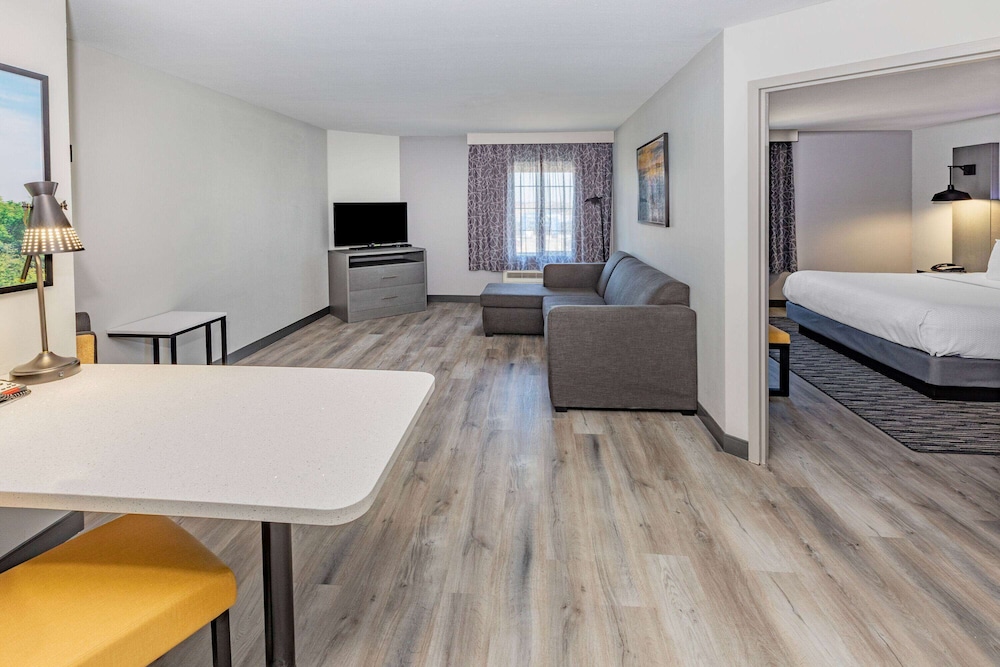 Imagen de la habitación del Hotel La Quinta Inn And Suites By Wyndham Ardmore. Foto 1