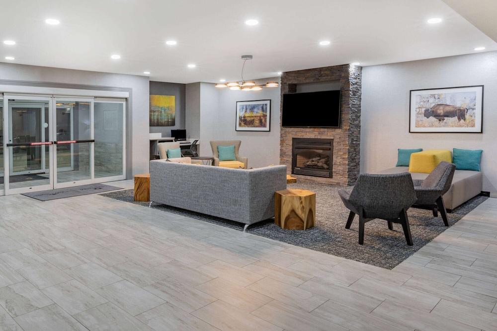 Imagen de los interiores del Hotel La Quinta Inn And Suites By Wyndham Ardmore. Foto 16