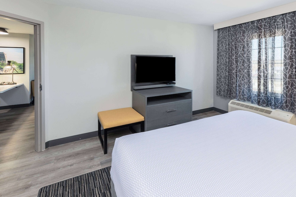 Imagen de la habitación del Hotel La Quinta Inn And Suites By Wyndham Ardmore. Foto 7