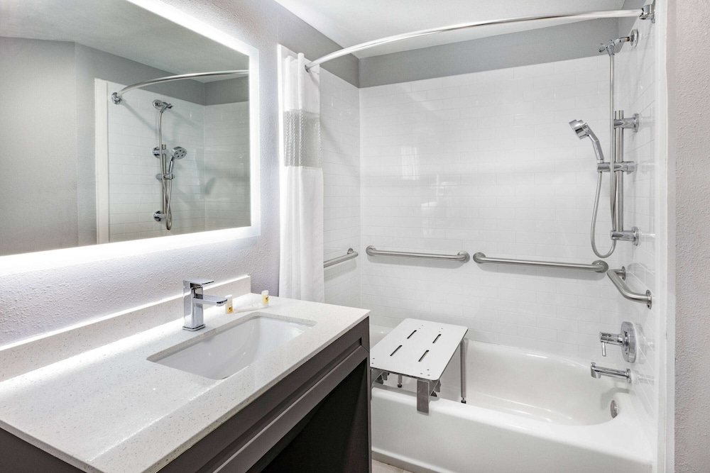 Imagen de la habitación del Hotel La Quinta Inn And Suites By Wyndham Ardmore. Foto 15