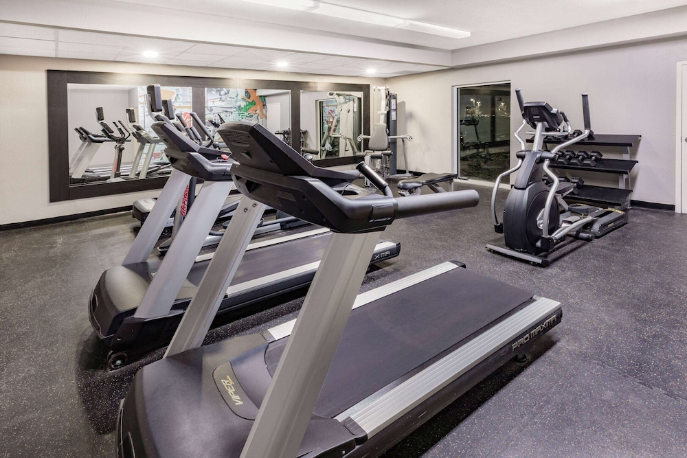 Imagen de los interiores del Hotel La Quinta Inn And Suites By Wyndham Ardmore. Foto 18