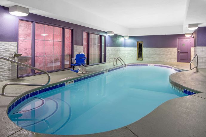 Imagen de la piscina del Hotel La Quinta Inn And Suites By Wyndham Atlanta Stockbridge. Foto 16
