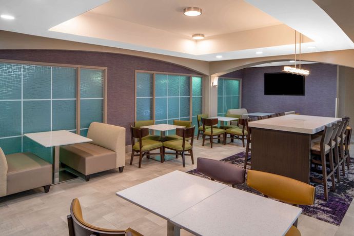 Imagen del bar/restaurante del Hotel La Quinta Inn And Suites By Wyndham Atlanta Stockbridge. Foto 3