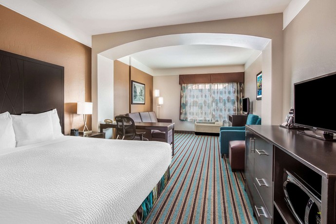 Imagen de la habitación del Hotel La Quinta Inn And Suites By Wyndham Bakersfield North. Foto 3