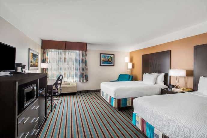 Imagen de la habitación del Hotel La Quinta Inn And Suites By Wyndham Bakersfield North. Foto 5