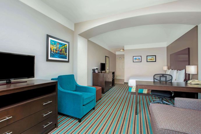 Imagen de la habitación del Hotel La Quinta Inn And Suites By Wyndham Bakersfield North. Foto 6