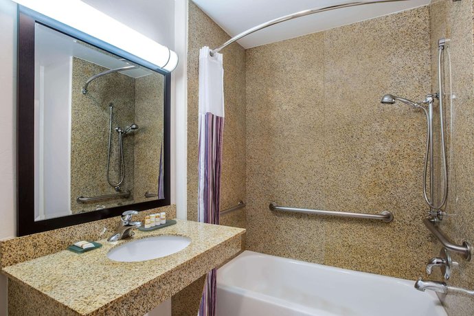 Imagen general del Hotel La Quinta Inn And Suites By Wyndham Bakersfield North. Foto 1