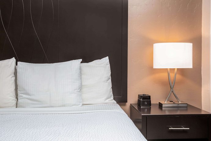 Imagen de la habitación del Hotel La Quinta Inn And Suites By Wyndham Bakersfield North. Foto 7