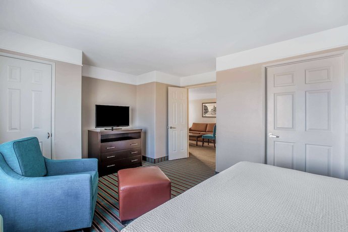 Imagen de la habitación del Hotel La Quinta Inn And Suites By Wyndham Bakersfield North. Foto 8