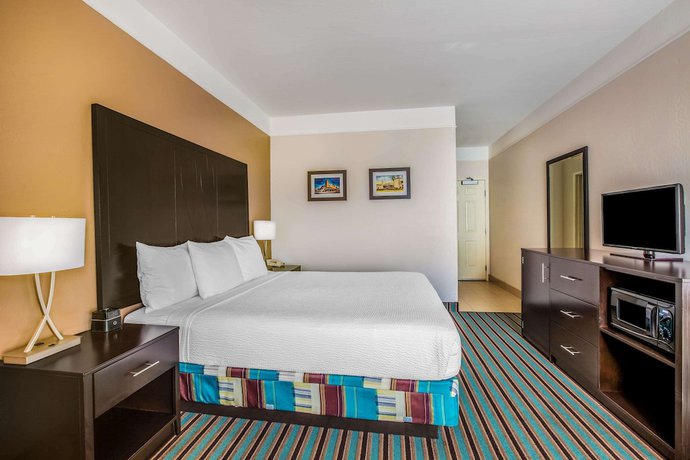 Imagen de la habitación del Hotel La Quinta Inn And Suites By Wyndham Bakersfield North. Foto 11