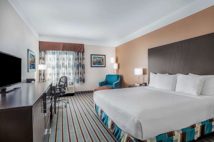 Imagen de la habitación del Hotel La Quinta Inn And Suites By Wyndham Bakersfield North. Foto 14