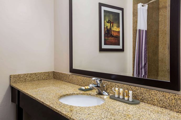 Imagen de la habitación del Hotel La Quinta Inn And Suites By Wyndham Bakersfield North. Foto 15