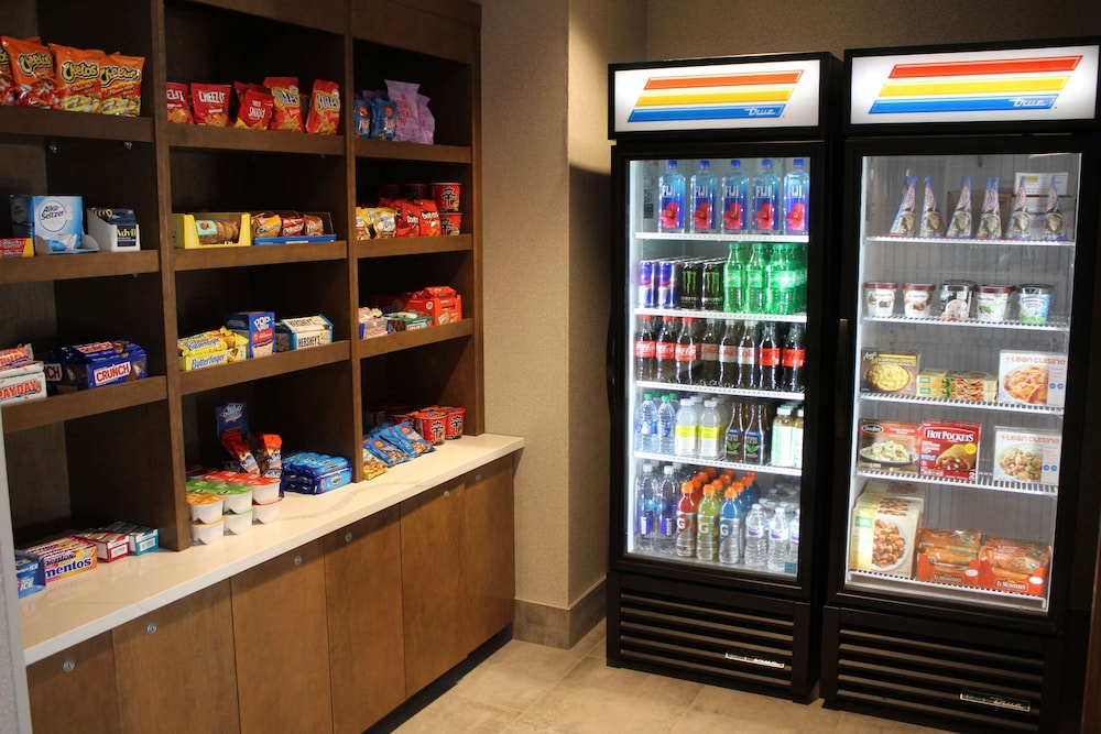 Imagen de los interiores del Hotel La Quinta Inn And Suites By Wyndham Bardstown. Foto 15