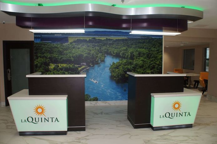 Imagen de los interiores del Hotel La Quinta Inn And Suites By Wyndham Branson. Foto 19