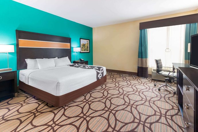 Imagen de la habitación del Hotel La Quinta Inn And Suites By Wyndham Carlsbad. Foto 4