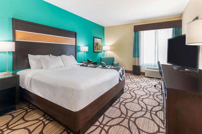 Imagen de la habitación del Hotel La Quinta Inn And Suites By Wyndham Carlsbad. Foto 6