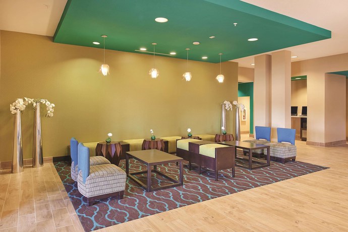 Imagen de los interiores del Hotel La Quinta Inn And Suites By Wyndham Carlsbad. Foto 18