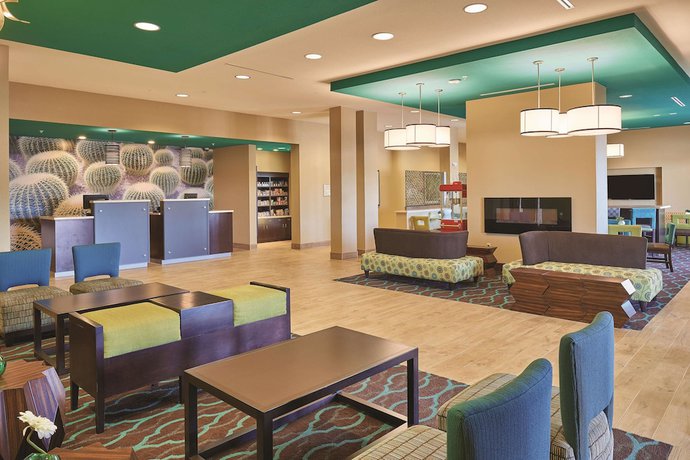 Imagen de los interiores del Hotel La Quinta Inn And Suites By Wyndham Carlsbad. Foto 19