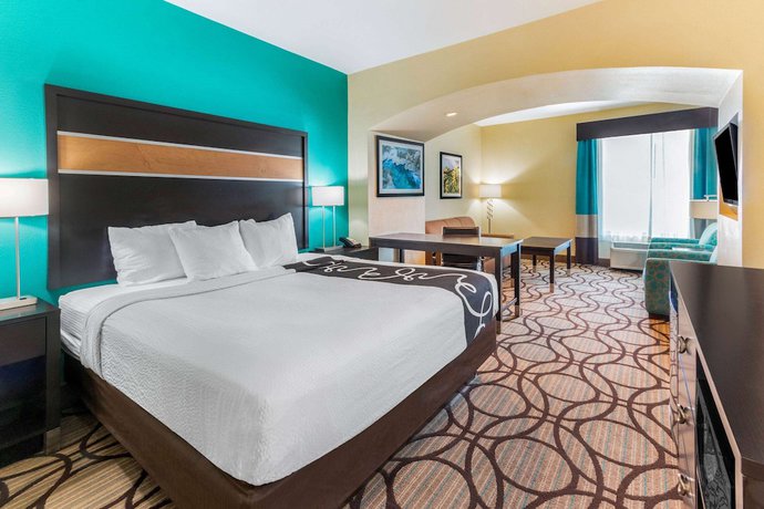 Imagen de la habitación del Hotel La Quinta Inn And Suites By Wyndham Carlsbad. Foto 7