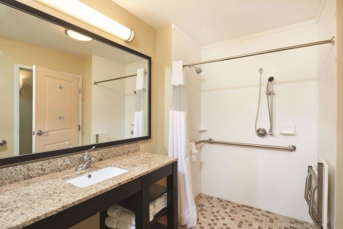 Imagen de la habitación del Hotel La Quinta Inn And Suites By Wyndham Carlsbad. Foto 9