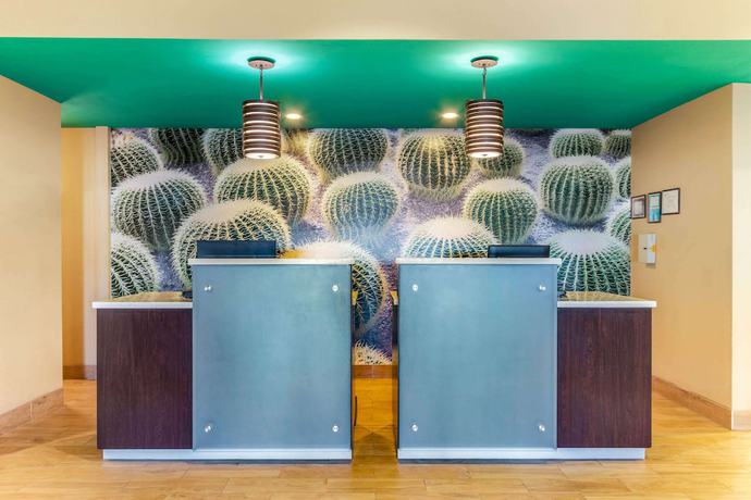 Imagen de los interiores del Hotel La Quinta Inn And Suites By Wyndham Carlsbad. Foto 20