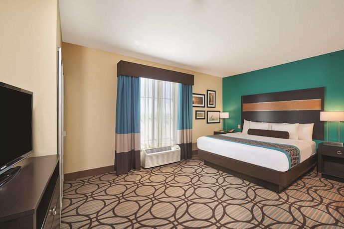 Imagen de la habitación del Hotel La Quinta Inn And Suites By Wyndham Carlsbad. Foto 11