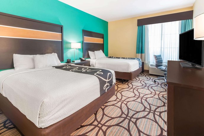 Imagen de la habitación del Hotel La Quinta Inn And Suites By Wyndham Carlsbad. Foto 13