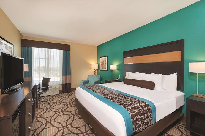 Imagen de la habitación del Hotel La Quinta Inn And Suites By Wyndham Carlsbad. Foto 16