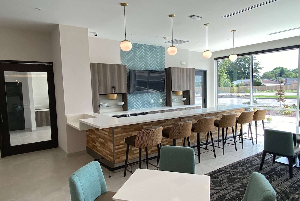 Imagen del bar/restaurante del Hotel La Quinta Inn And Suites By Wyndham Centralia. Foto 2