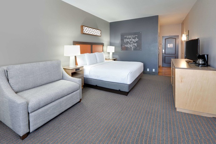 Imagen de la habitación del Hotel La Quinta Inn And Suites By Wyndham Dallas Love Field. Foto 10