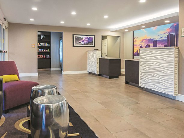 Imagen de los interiores del Hotel La Quinta Inn And Suites By Wyndham Detroit Utica. Foto 14