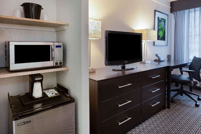 Imagen de la habitación del Hotel La Quinta Inn And Suites By Wyndham Detroit Utica. Foto 5