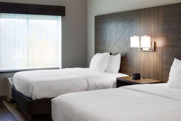 Imagen de la habitación del Hotel La Quinta Inn And Suites By Wyndham Edmond. Foto 6