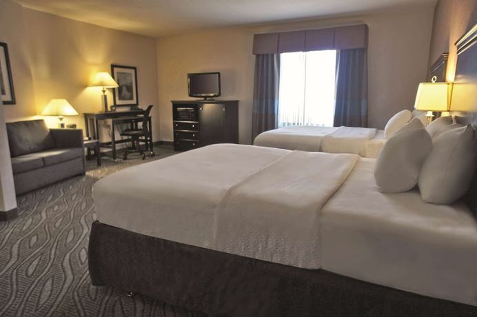 Imagen de la habitación del Hotel La Quinta Inn And Suites By Wyndham Edmond. Foto 10