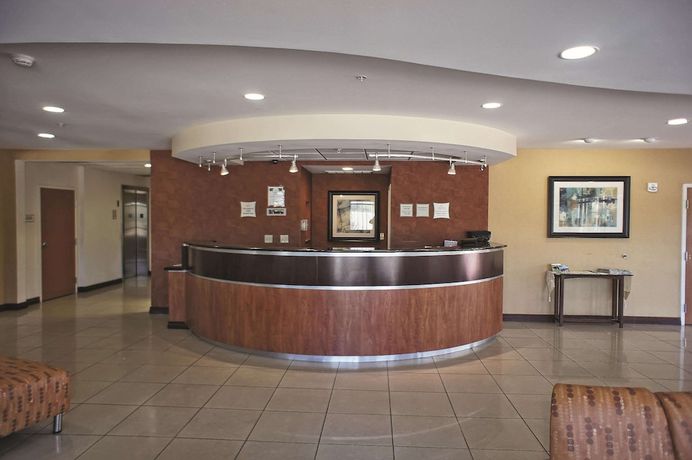 Imagen de los interiores del Hotel La Quinta Inn And Suites By Wyndham Edmond. Foto 19