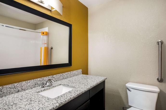 Imagen de la habitación del Hotel La Quinta Inn And Suites By Wyndham Emporia. Foto 12