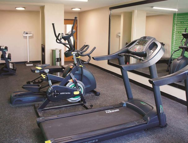 Imagen de los interiores del Hotel La Quinta Inn And Suites By Wyndham Emporia. Foto 17