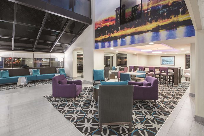 Imagen de los interiores del Hotel La Quinta Inn And Suites By Wyndham Festus - St. Louis South. Foto 15
