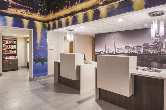 Imagen de los interiores del Hotel La Quinta Inn And Suites By Wyndham Festus - St. Louis South. Foto 16