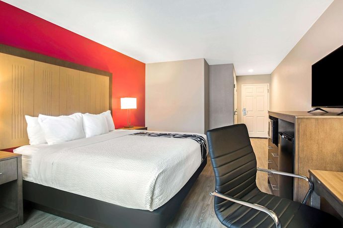 Imagen de la habitación del Hotel La Quinta Inn And Suites By Wyndham Fort Smith. Foto 4