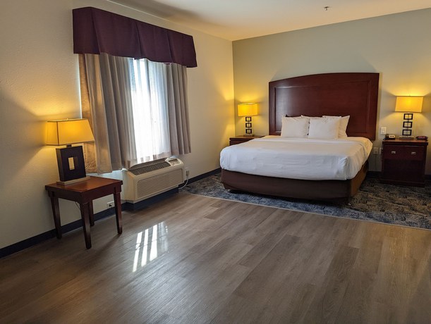 Imagen de la habitación del Hotel La Quinta Inn And Suites By Wyndham Fort Worth Ne Mall. Foto 5