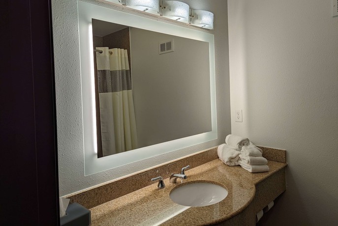 Imagen de la habitación del Hotel La Quinta Inn And Suites By Wyndham Fort Worth Ne Mall. Foto 8